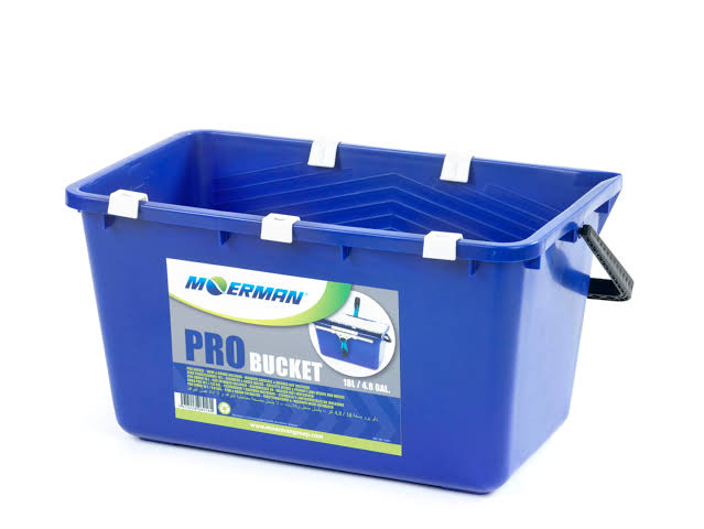 PRO Bucket 18L with Sieve and hooks